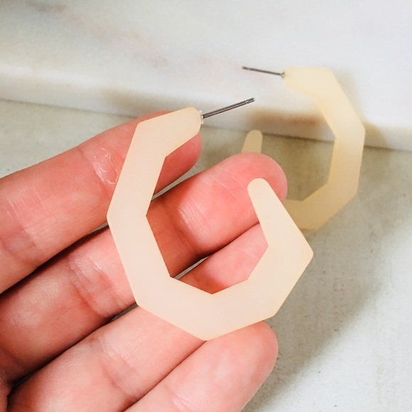 Matte Geometric Apricot - Picture 5 of 5